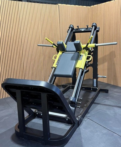 Technogym hack squat pure - squat,
